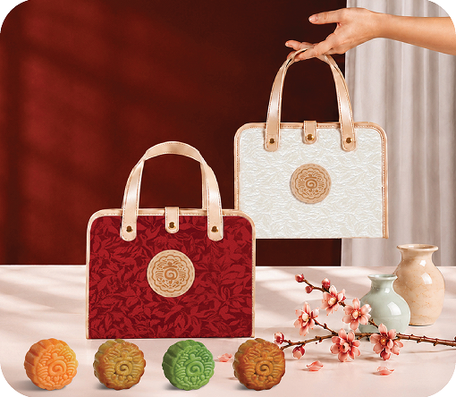 TRADITIONAL CANTONESE MOONCAKE